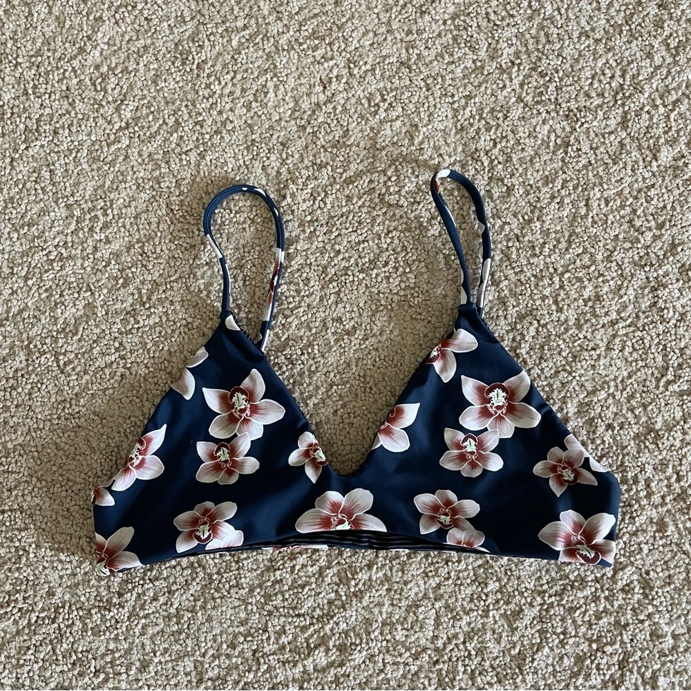Acacia top